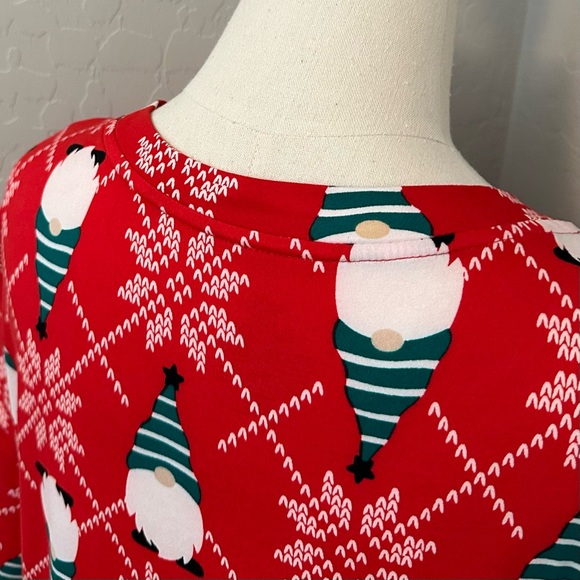 NEW SZ 2X-3X RED HOLIDAY GNOMES CHRISTMAS SLEEPWEAR SHIRT GOWN WITH POCKETS - Picture 6 of 10